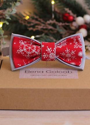 Галстук-бабочка elena goloob new year one size серебрянные снежинки красный