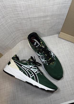 Оригінальні кросівки asics