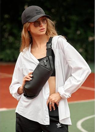 Женская сумка через плечо бананка sambag holster msh черная с перфорацией