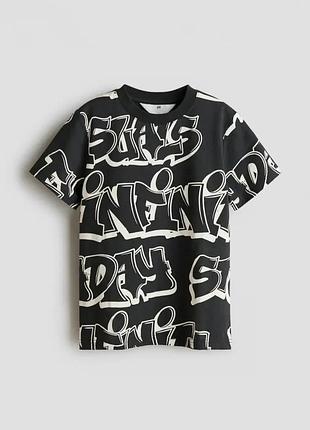 Футболка черная графити для парней от бренда h&m