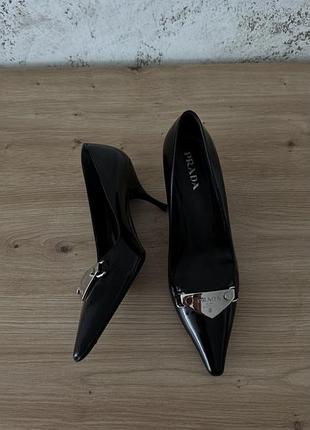 Вінтажні туфлі prada