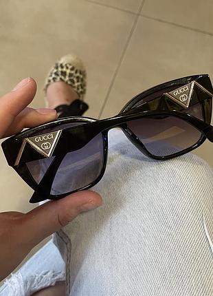 Жіночі окуляри сонцезахисні gucci