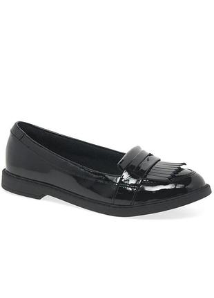 Туфлі лофери clarks scala bright, шкіра лак