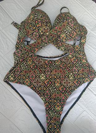 Купальник суцільний