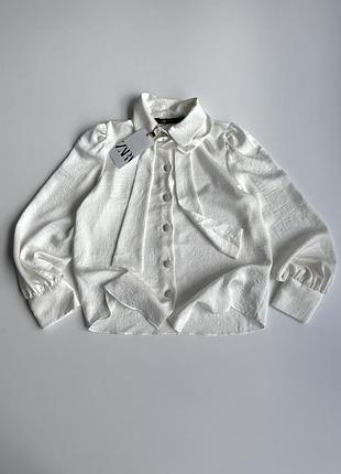 Блуза молочного кольору вільного крою zara