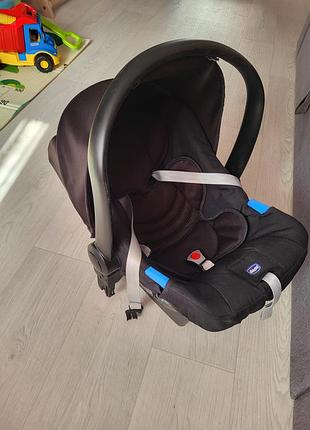Автолюлька (автокрісло) chicco kaily 0+ для немовлят