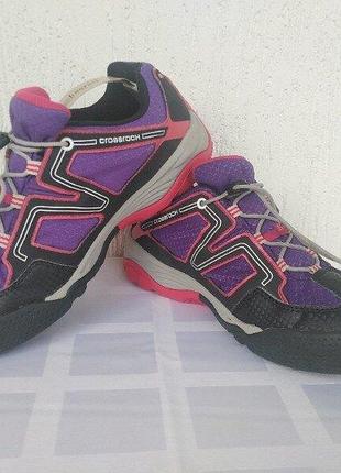 Кроссовки quechua waterproof р.34-35