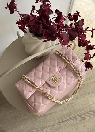Брендова жіноча сумочка шанель шкіряна міська сумка крос боді chanel для жінки класична сумка через плече для дівчини рожевий