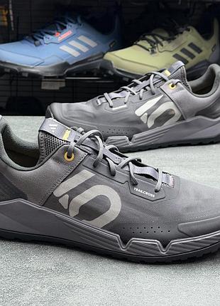 Кросівки adidas id5008