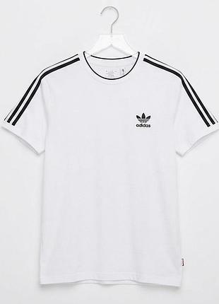 Спортивна футболка adidas біла