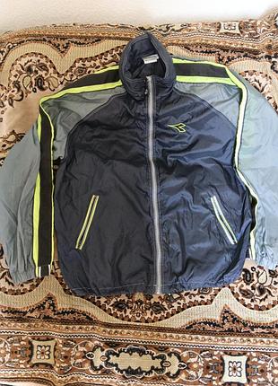 Гспортивная ветровка diadora / винтажная куртка олимпийка / чёрно-серая