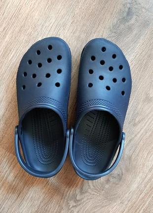 Мужские шлепанцы crocs classic navy