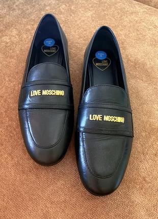 Шкіряні лофери moschino