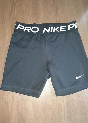 Спортивные шорты nike. есть нюанс. размер c