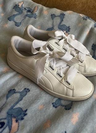 Кросівки жіночі puma vikky v2 ribbon білі
