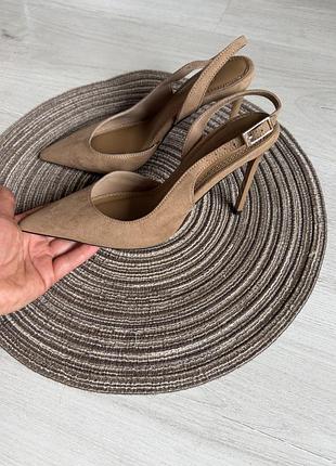 Фірмові слінгбеки asos design 35-36розміру