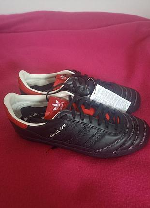 Кроссовки adidas gazelle team новые, разноцветные. размер 44.5,
