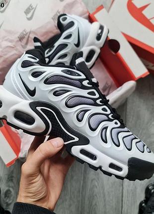 Стильные кроссовки nike air max plus drift white black