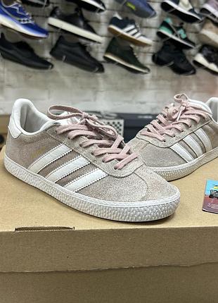 Дитячі кросівки adidas gazelle оригінал рожеві повсякденні кеди зашеві шкіряні класичні трендові бу 33-34 р