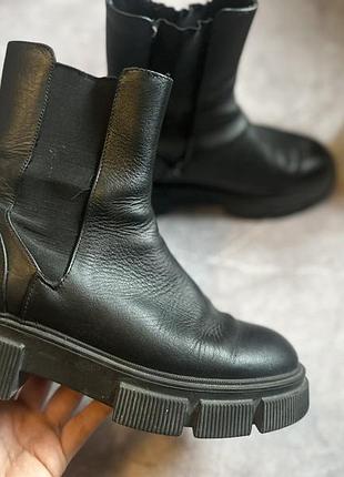 Шкіряні жіночі челсі zara
