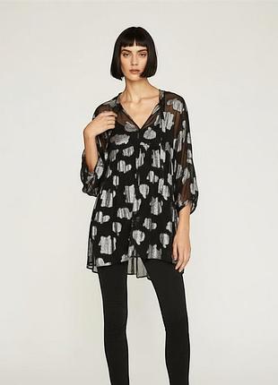 Блузка-туніка zara з сріблястим принтом xs-s