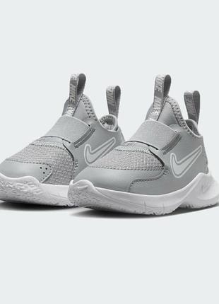 Легкі та зручні кросівки без застібок nike flex runner 3, розмір 8.5(26), устілка 15,5 см