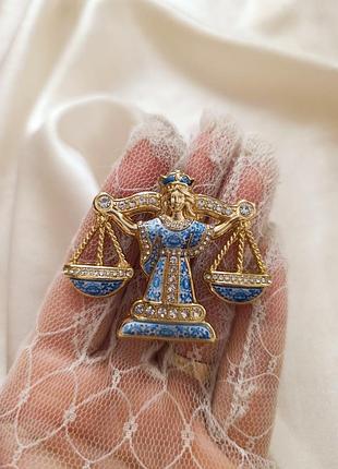 Гарна брошка знак зодіаку терези із розписом