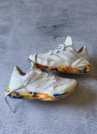 Кросівки adidas ultraboost, зручні та мʼякі у ходьбі, 38 розмір