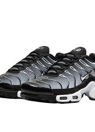 Стильні кросівки nike air tn max plus black white