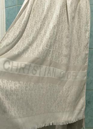 Женская шаль или платок в стиле christian dior