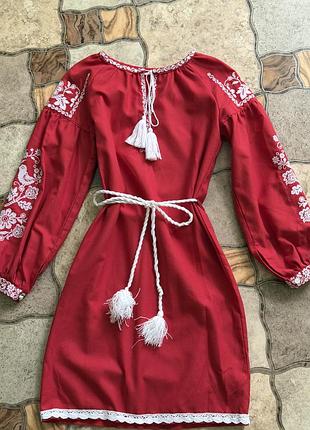 Дитяча вишита сукня, червона