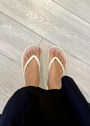 В'єтнамки crocs оригінал жіночі us w9, розмір 39 (25 см), бежеві нові