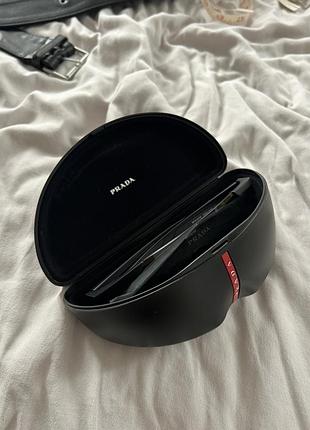 Нові окуляри prada