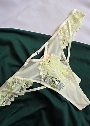 Трусики танга кружевные белые mандритные 10 hunkemoller