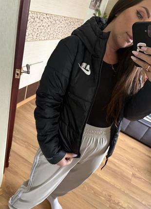 Nike куртка жіноча