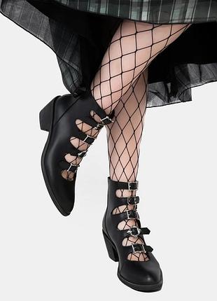 Готичні ботильйони туфлі bridget buckled boots disturbia