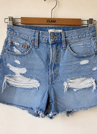Джинсовые шорты levi's w27 – стильный деним с потертостями