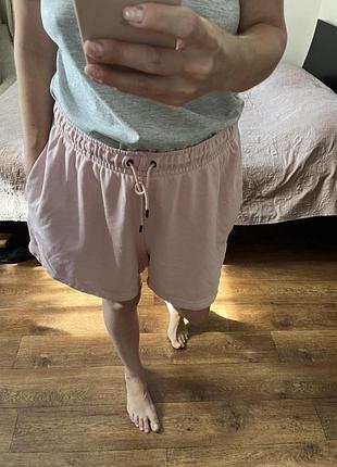 Розовые шорты nike l-xl