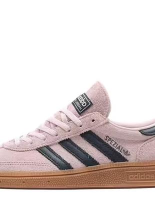 Жіночі кросівки adidas