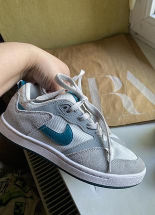 Кроссовки nike 35,5 размер
