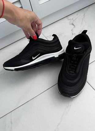 Шикарні кросівки nike