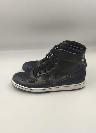 Шкіряні високі кросівки хайтопи nike court classic blazer mid оригінал, розмір 38-39