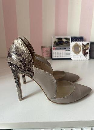 Valentino оригінал 37 розмір шкіра