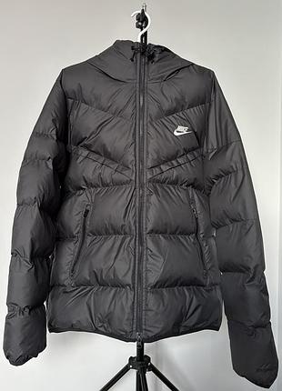 Оригінальна чоловіча куртка  nike storm-fit windrunner primaloft hooded jacket. артикул: fb8185-010.чорна куртка, розмір m, технологія storm-fit