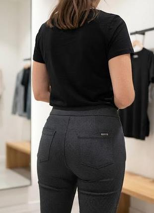 Стильні брендові штани / джегінси у клітинку dkny jeans, розмір s, нові