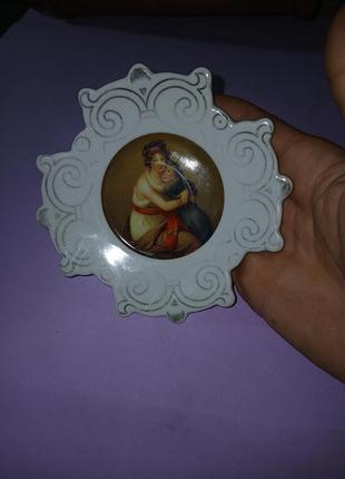 Винтажная декоративная тарелка «мать с дочкой» (изящный фарфор, royal porcelain)