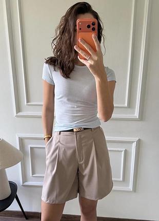 Класичні бежеві бермуди жіночі favorite style