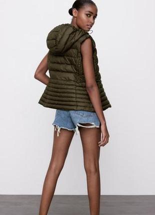 Жилетка zara s чорна