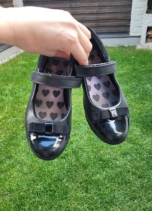 Туфельки clarks 31 размер черные лаковые туфли для девочки