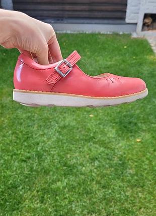 Лакові туфельки clarks рожевого кольору